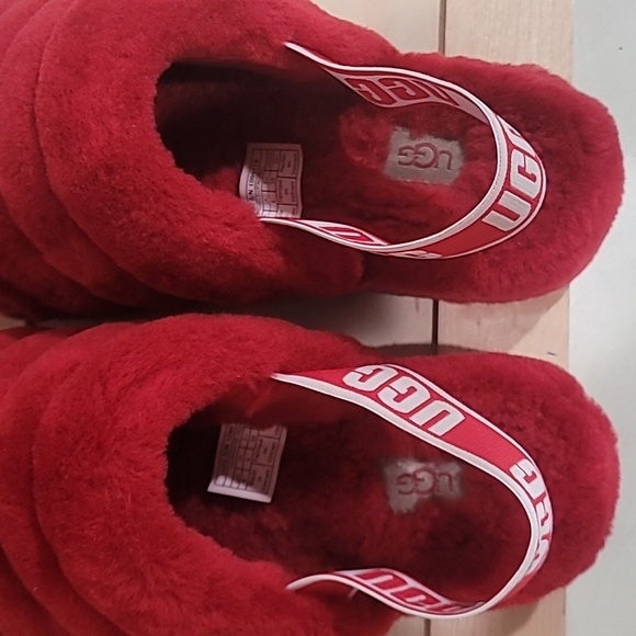 ⚘️ UGG FLUFF YEAH SLIDE SLIPPERS ⚘️ - Picture 11 of 13